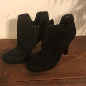 🖤 Gianni Bini black booties 🖤